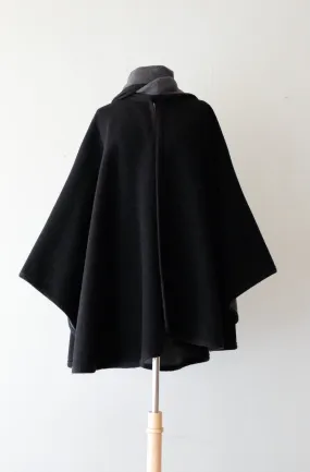 Classic 1980's Black & Grey Reversible Fleece Wool Cape / Sz OS