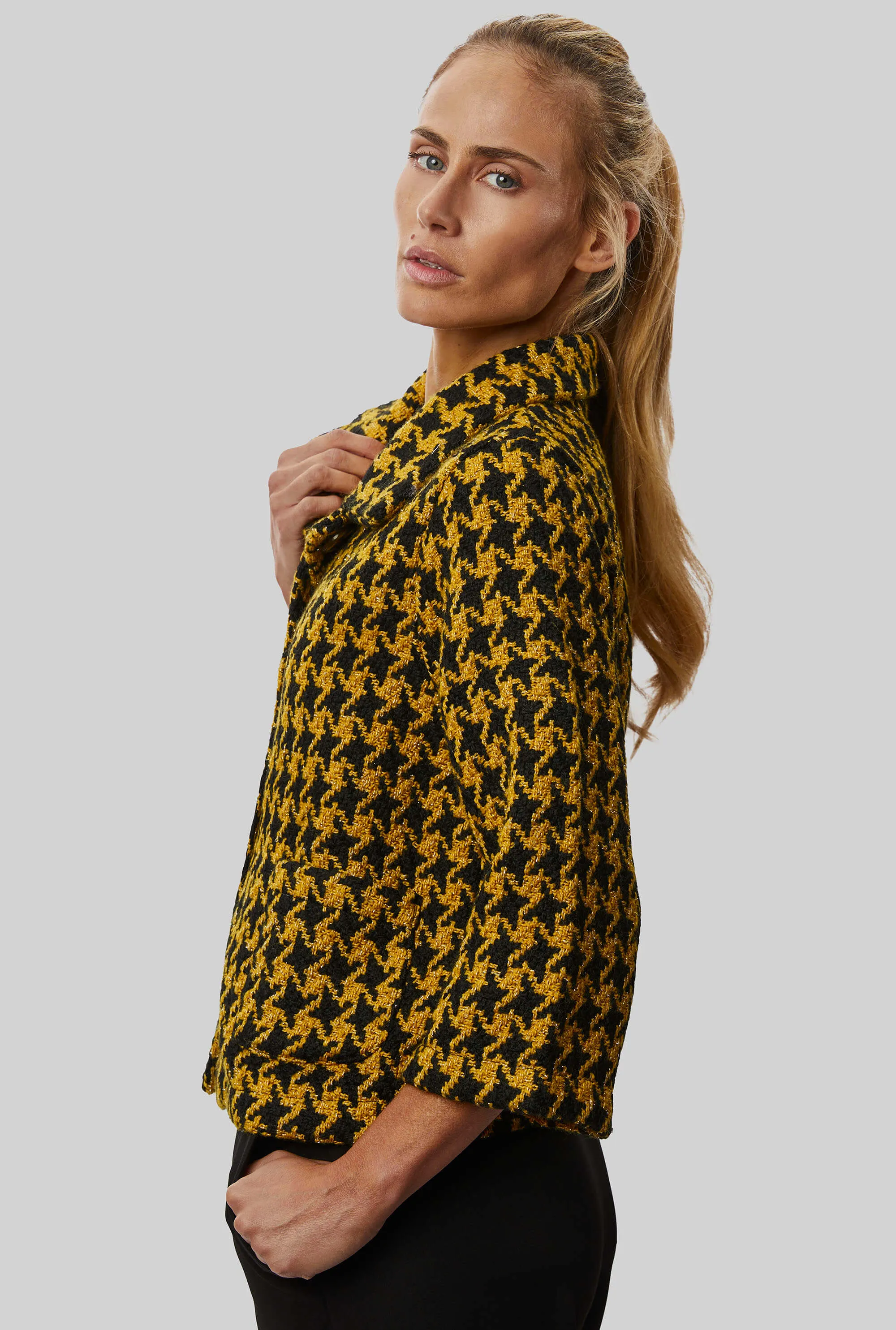 Short Houndstooth Jacket in Yellow-Black